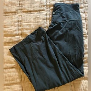 Lululemon align wide leg crop size 6
